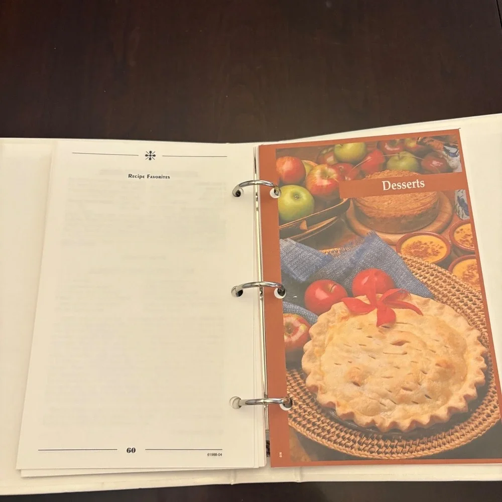 A Taste of Crescenta‎ Valley Cookbook Friends of La Crescenta Library 2004 CA